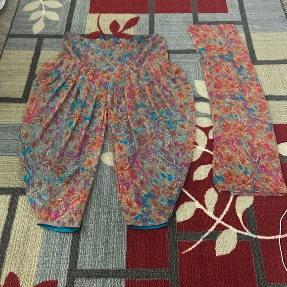 Indian patiala salwar suit - Picture 6 of 7